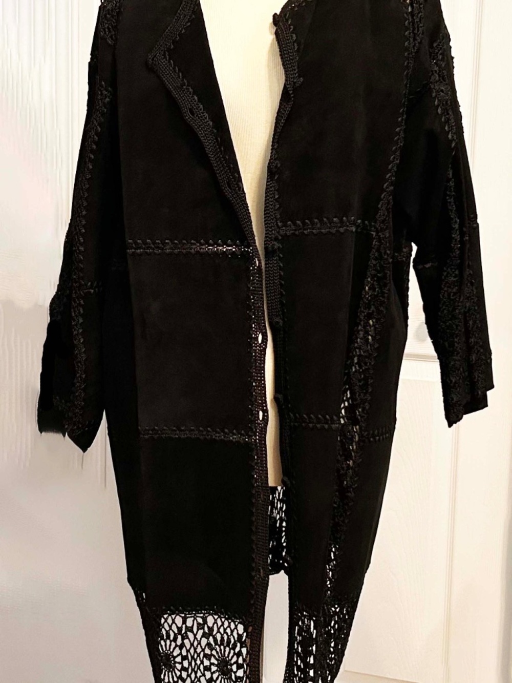 SUEDE JACKET, SIZE 4X, BLACK, TUNIC LENGTH, CROCHET OPENWORK, CROCHET BUTTONS &